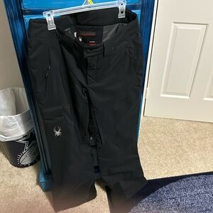 Women’s medium black Spyder snow pants